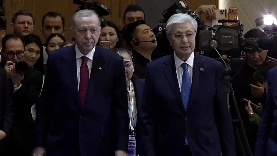 Cumhurbaşkanı Erdoğan, Astana'da Resmi Törenle Karşılandı