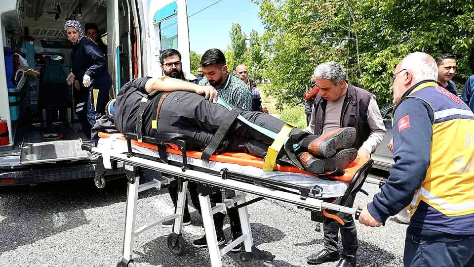 Elazığ'da Trafik Kazası: 5 Yaralı
