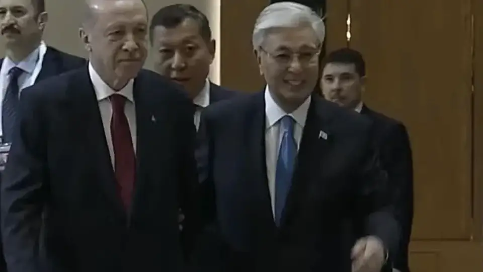 Erdoğan, Kazakistan'da Resmi Törenle Karşılandı