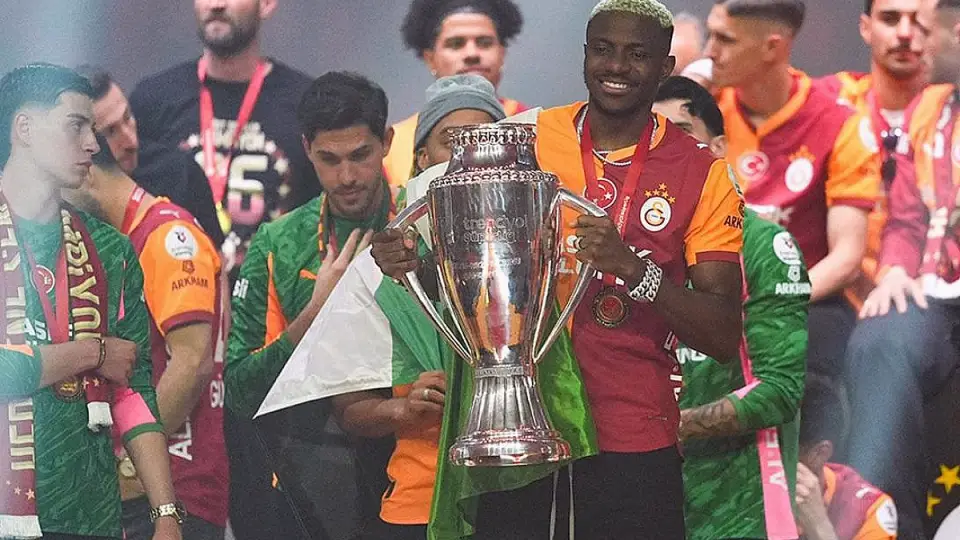 Galatasaray'dan Şampiyonluk Kutlaması: 'Dört Dörtlük Gece'