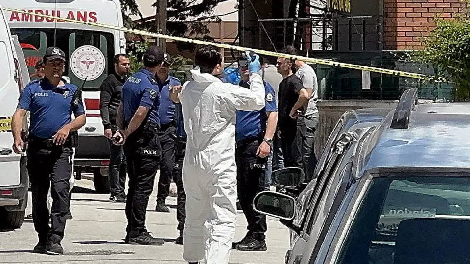 Hukuk Öğrencisi Anne ve Babasını Öldürdü
