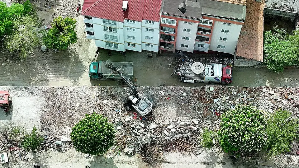 İş Makinesi Operatörü M.Ç., Selde 30'dan Fazla Kişiyi Kurtardı