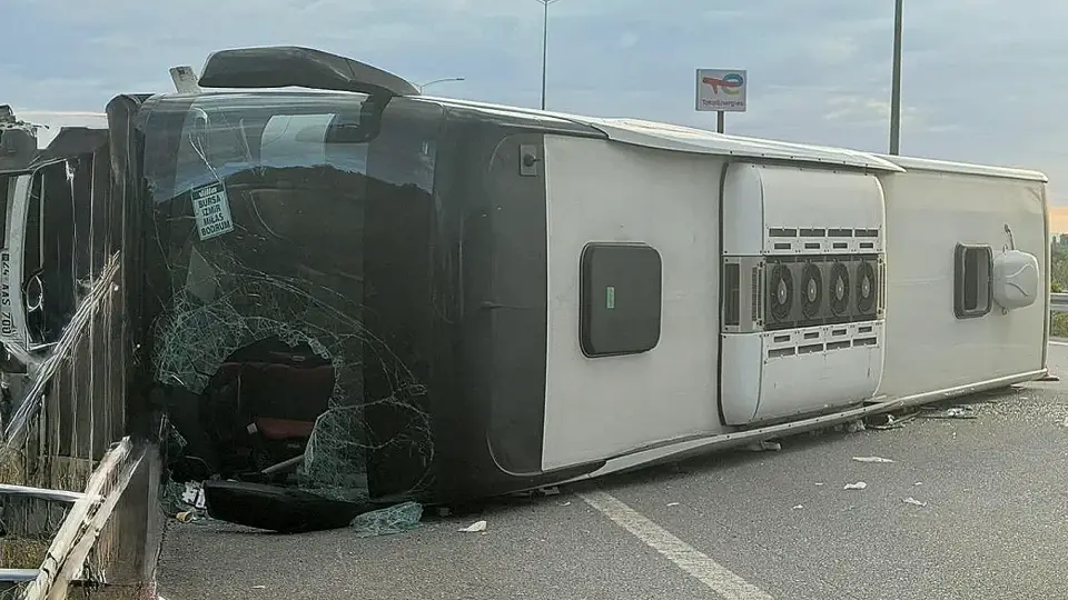 İstanbul-İzmir Otoyolu'nda Otobüs Kazası: 25 Yaralı