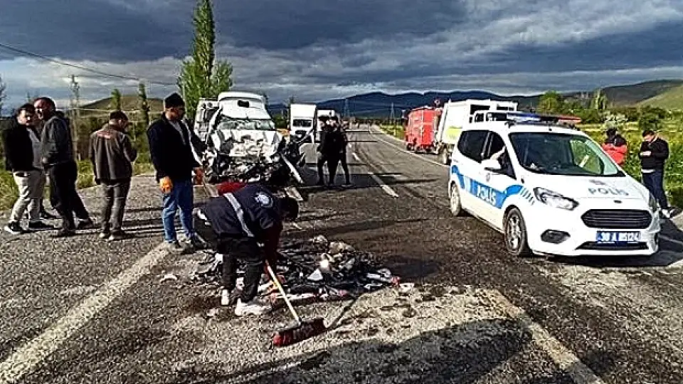Kayseri'de Trafik Kazası: 1 Kişi Hayatını Kaybetti, 2 Kişi Yaralandı