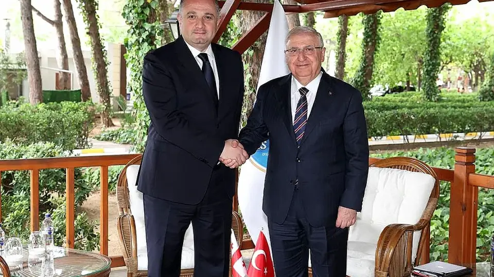 Milli Savunma Bakanı Yaşar Güler, Gürcistanlı Bakan Irakli Chikovani ile Görüştü