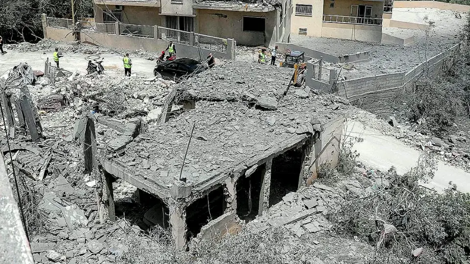 Orta Doğu'da Savaş: Lübnan'da İsrail Saldırılarında Yedi Kişi Hayatını Kaybetti