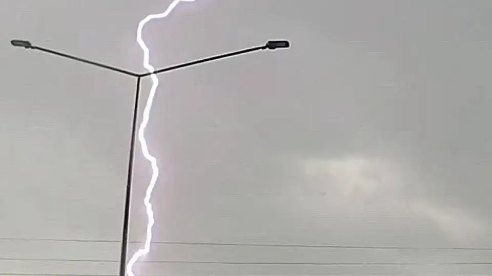 Tokat'ta Yıldırım Düşme Anı Kamerada Kaydedildi