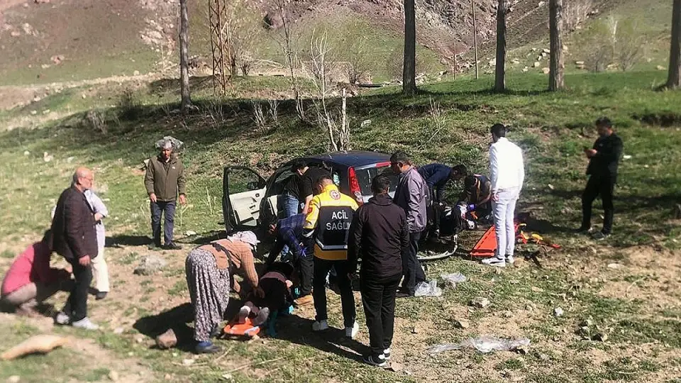 Van'da Trafik Kazası: 1 Ölü, 2 Yaralı