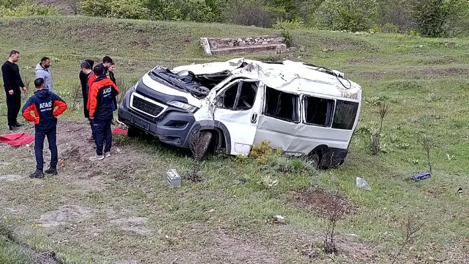 Yozgat'ta Öğrenci Servisi Devrildi: 3 Ölü, 7 Yaralı