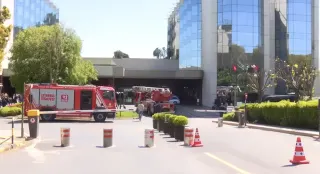 Beşiktaş'ta 20 katlı otelde yangın: Misafirler ve personel tahliye edildi