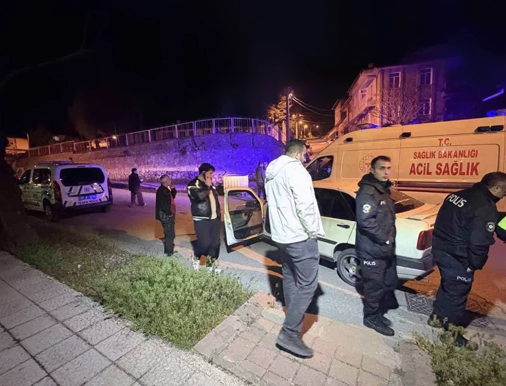 Kendilerini Uyaran Şahıslar Tarafından Darbedilen Vatandaş Hastaneye Kaldırıldı