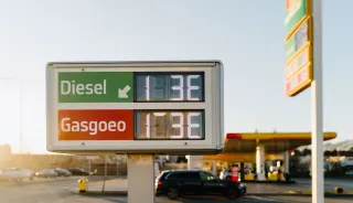 Motorine 2,33 TL İndirim Geldi, Benzine Zam Yok