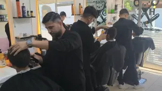 Osmaniyeli Berberden Çocuklara 23 Nisan Sürprizi: Ücretsiz Tıraş Hizmeti