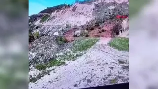 Tokat'ta Heyelan Kamerada: Dik Yamaçtan Toprak Kaydı