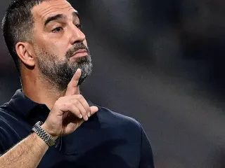 Arda Turan'ın Teknik Direktörlüğünü Yaptığı Shakhtar Donetsk Maçında Hava Saldırısı Nedeniyle Ara Verildi