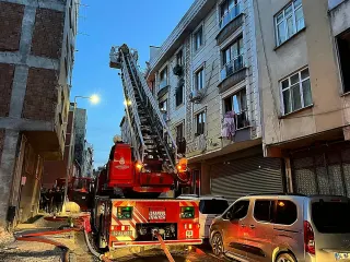 Bağcılar'da Apartman Dairesinde Yangın Çıktı