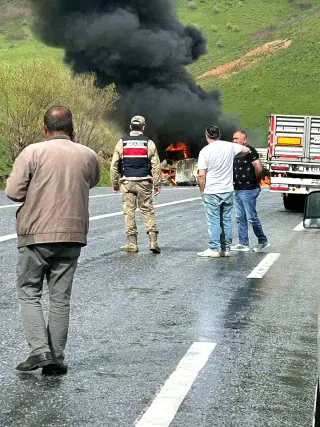 Bitlis-Van Karayolu'nda Trafik Kazası: 2 Kişi Hayatını Kaybetti