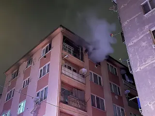 Bursa'da 6 Katlı Binada Yangın: Alevler Söndürüldü