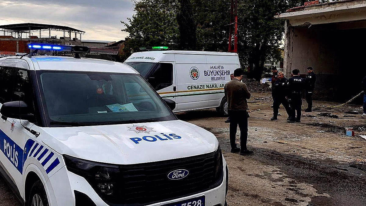 Elektrik Direğinden Düşen Hurda Toplayıcısı Hayatını Kaybetti