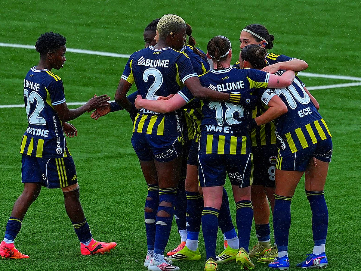 Fenerbahçe ArsaVev, Kadın Futbol Süper Ligi'nde Şampiyon Oldu