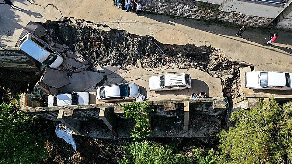 Hatay'da Sel Felaketi: 3 Can Kaybı, 2 Kişi Kayıp