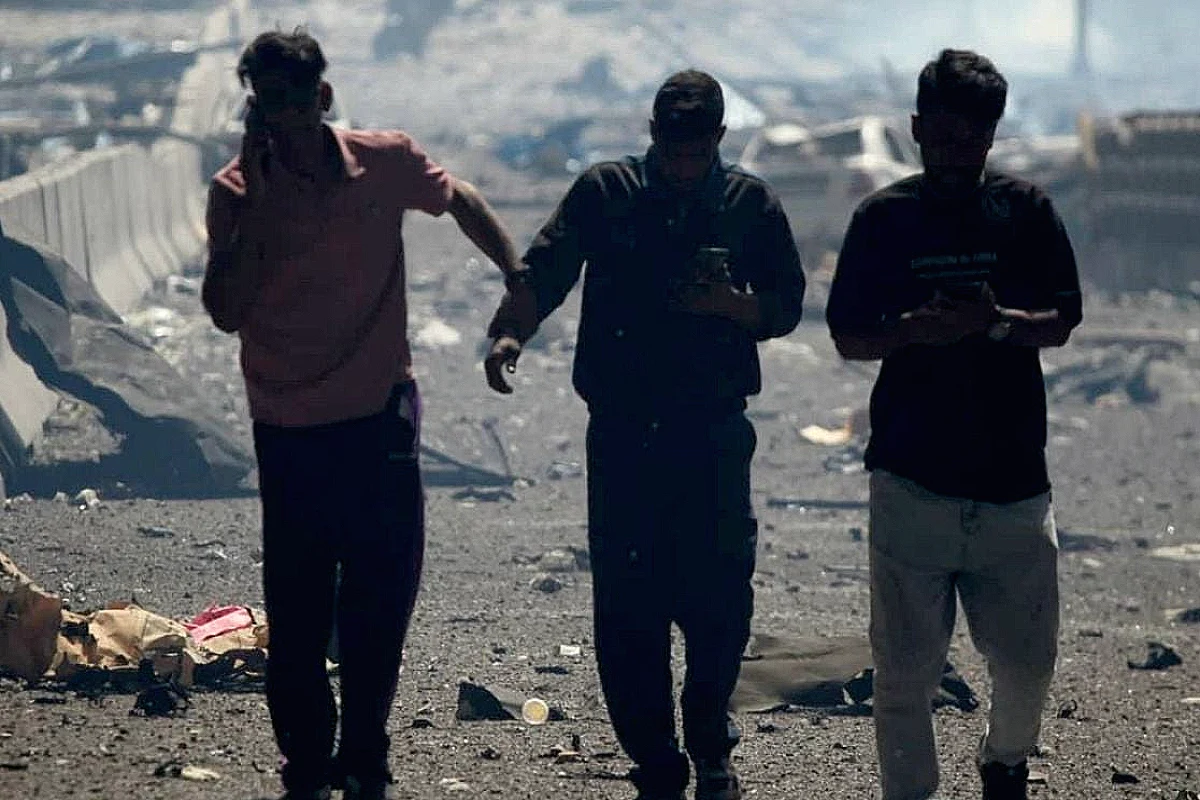 İran'da Patlama Paniği: Eski Mühimmat Kontrollü İmha Edildi
