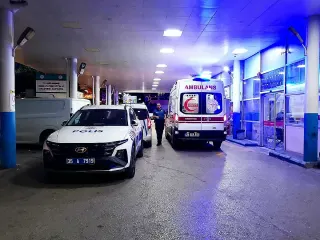 İzmir'de 6 Yaşındaki I.K., Okul Servisi Altına Kaçan Topu Alırken Hayatını Kaybetti