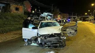 Kamyonete çarpan otomobildeki genç kadın hayatını kaybetti
