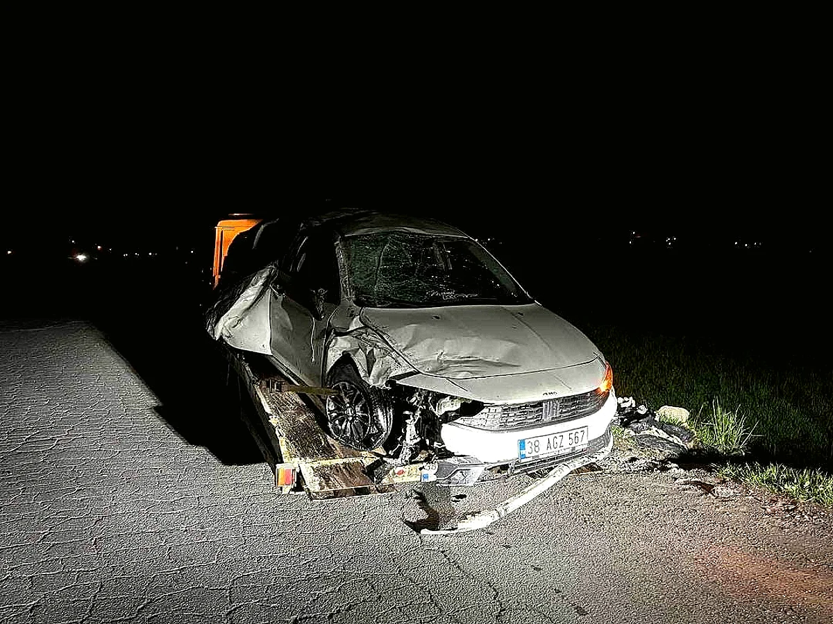 Kayseri'de Trafik Kazası: Anne ve Oğlu Yaralandı