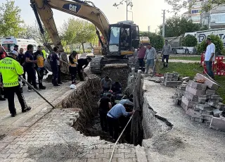 Konya'da Göçük Altında Kalan 2 İşçi Kurtarıldı