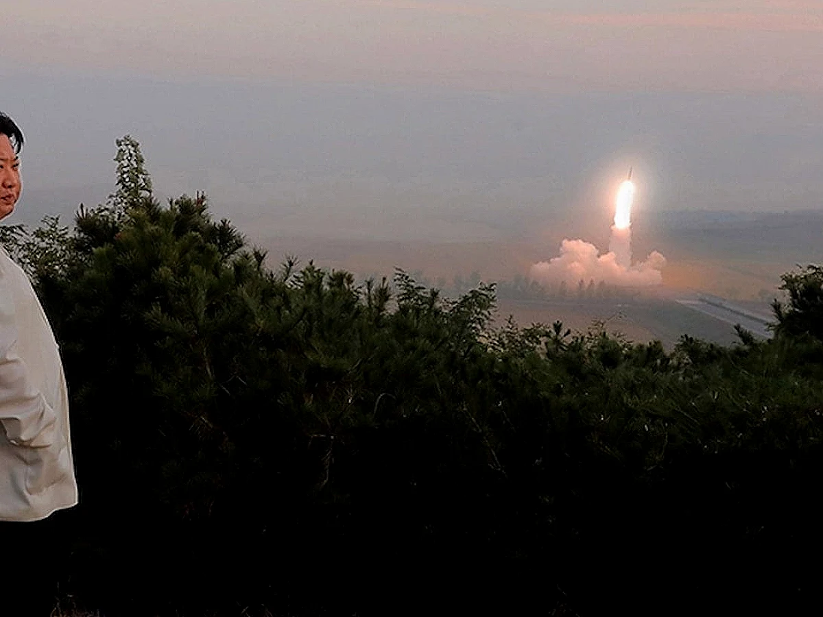 Kuzey Kore'de Anayasa Değişikliği: Kim Jong-un'a Suikast Halinde Otomatik Nükleer Saldırı Yetkisi