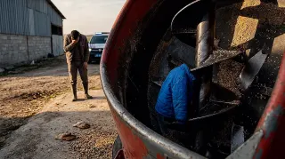 Polatlı'da Feci Kaza: Yem Karma Makinesine Kapılan 15 Yaşındaki M.D. Hayatını Kaybetti, Ablası Yaralandı