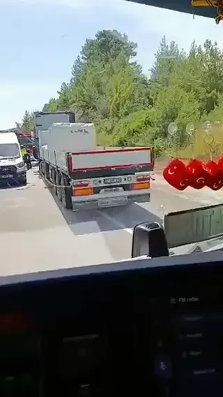 TIR ile çarpışan otomobildeki çift hayatını kaybetti