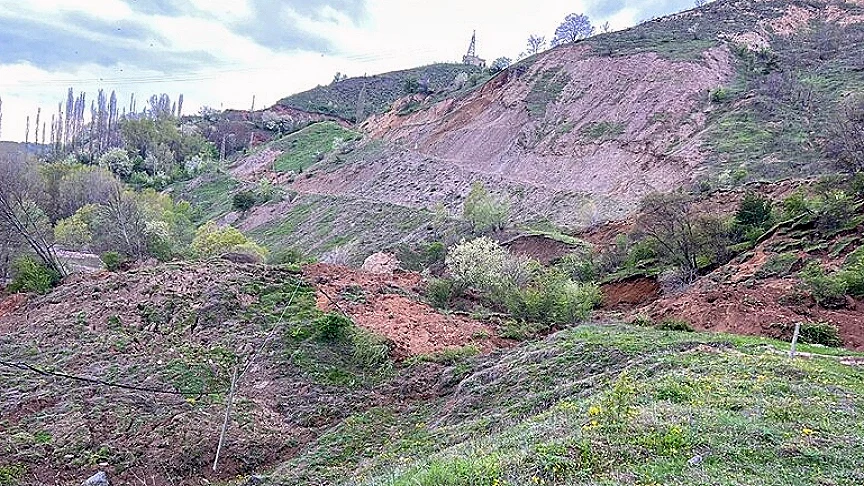 Tokat'ta Heyelan Güvenlik Kamerasına Yansıdı