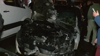 Üsküdar'da Park Halindeki 3 Araçta Yangın Çıktı