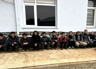 Yayladağı'nda Dron Destekli Operasyonda 11 Düzensiz Göçmen ve 1 Organizatör Yakalandı