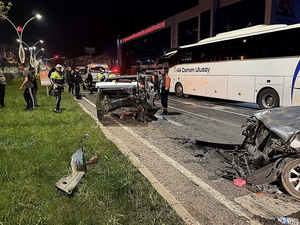 Yozgat'ta Zincirleme Kazada 7 Kişi Yaralandı